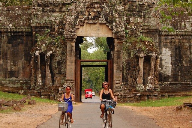 Angkor-biking-1