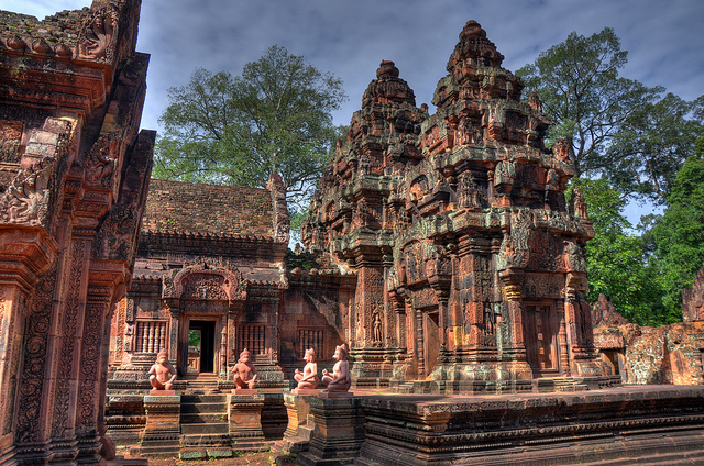 Angkor banteay srei temple