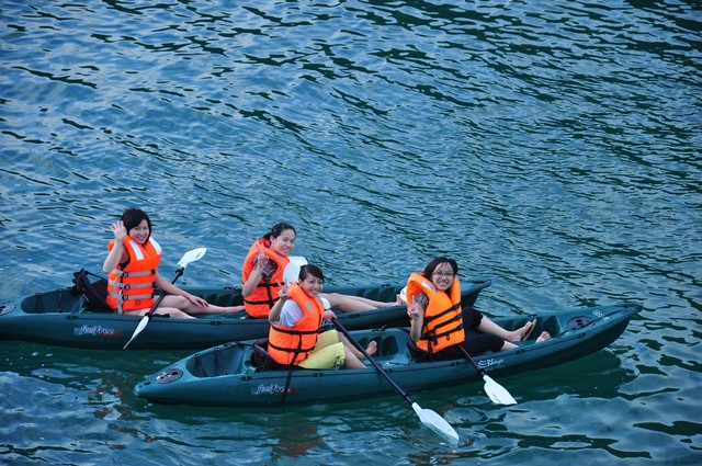 Bhaya Cruises Kayaking