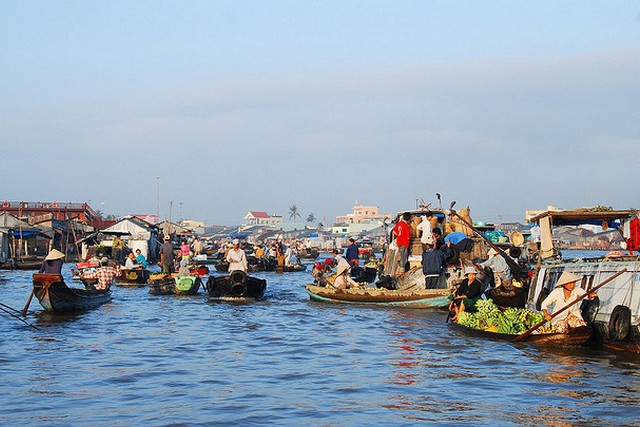 Cai Rang floating market