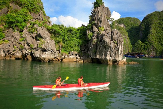 Golden Lotus Cruise Kayaking