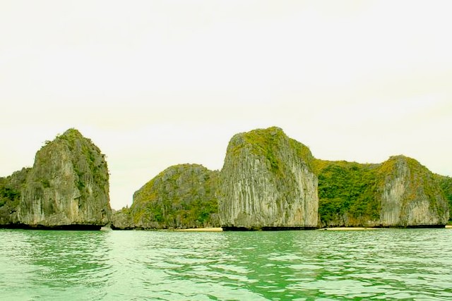 Halong Ba Trai Dao Islet