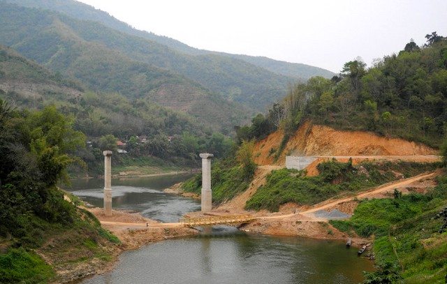 Khuang Si Waterfall