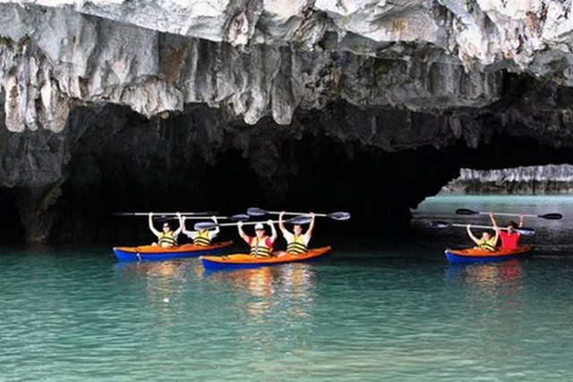 Oriental Sails Cruise Kayaking