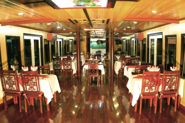 Paloma Cruise Restaurant