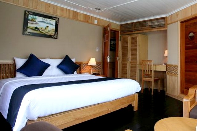 Pelican Cruise Cabin