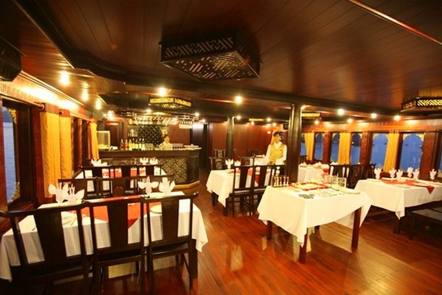 Phoenix Cruises Restaurant