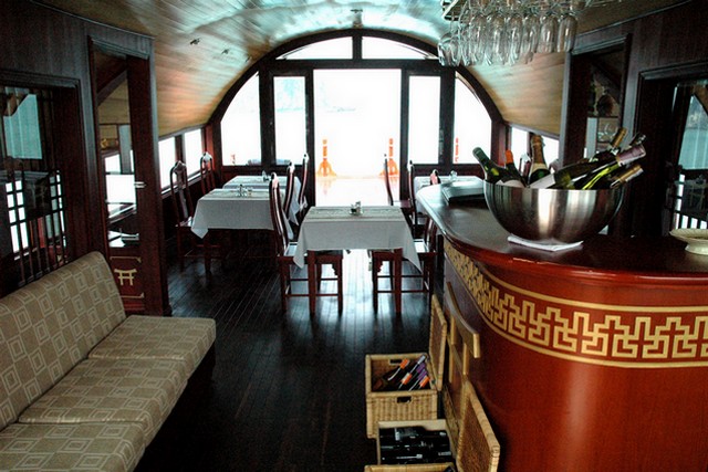 Red Dragon cruises Restaurant