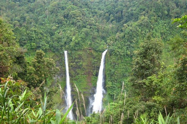 Laos Tad Fan waterfall