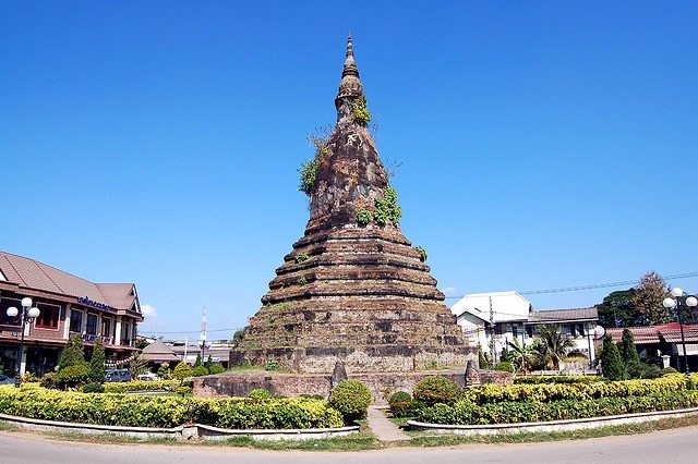 Vientiane That Dam stupa