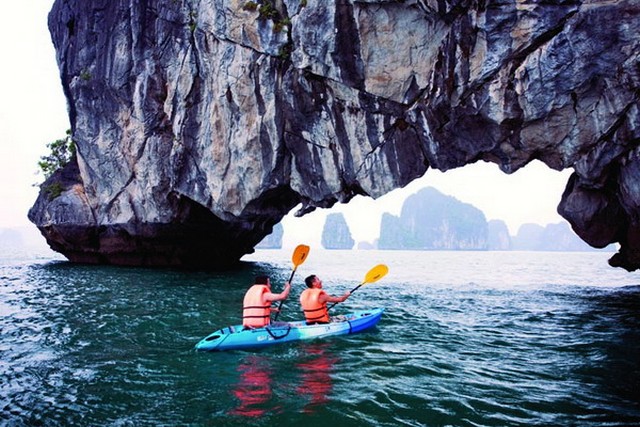 White Dolphin kayaking