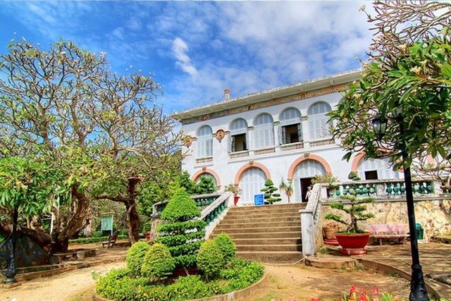 White_Villa_Vungtau