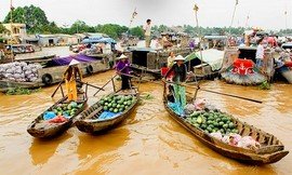 cai-rang-floating-market-in-Mekong-Delta-Tour-Vietnam