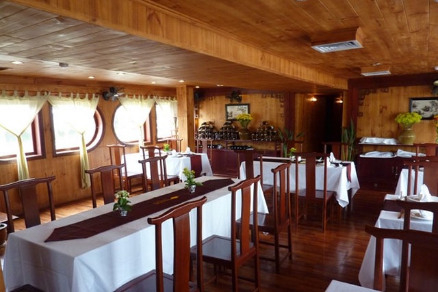 Mekong Eyes Cruise Dinning room