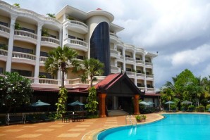Borei Angkor SReap Resort Pool