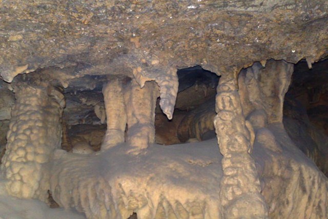 Da-Bac-Hoa-Binh-cave