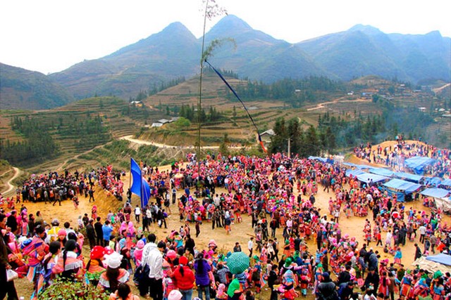 Gau Tao Festival in Hoa Binh