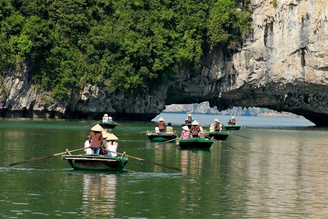 Halong Luon cave