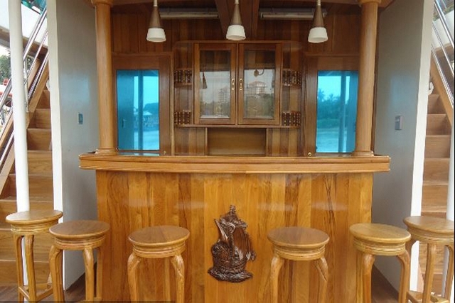 Royal Green River Cruises Bar