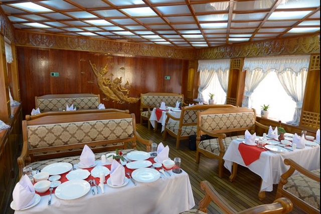 Royal Green River Cruises Restaurant