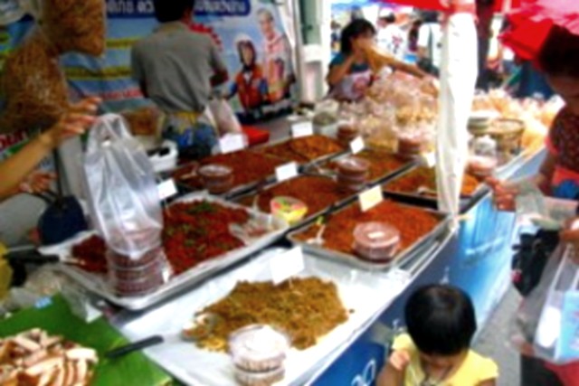 Shop and Snack at Talat Nam Taling Chan