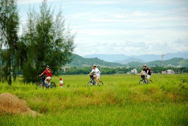 Travel Que Herb Village