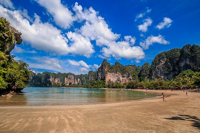 Railay beach overview