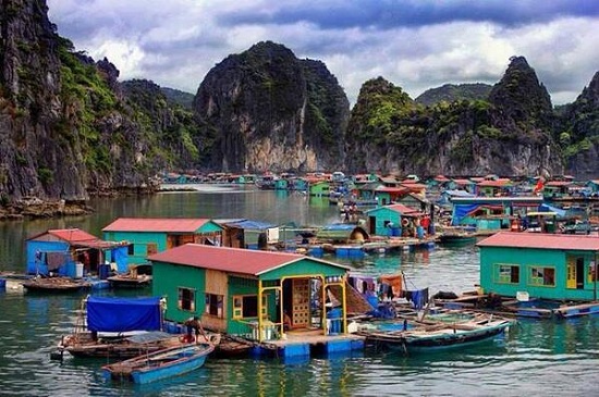 Cua Van floating village in Halong bay