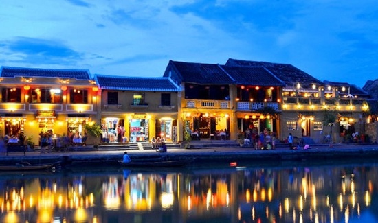 Hoi An ancient town at night