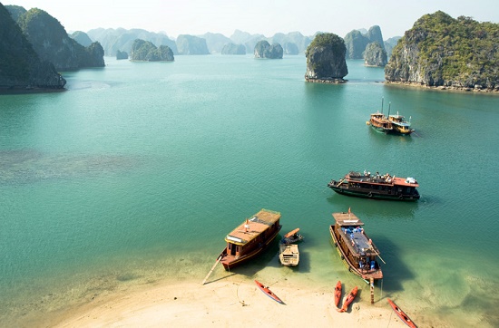 The great time for touring to Halong Bay is March-May