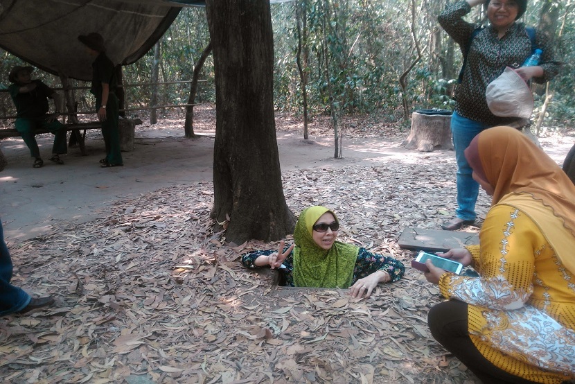 Cu Chi tunnels tour by speedboat