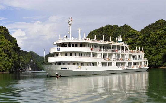 Au Co Halong bay cruise