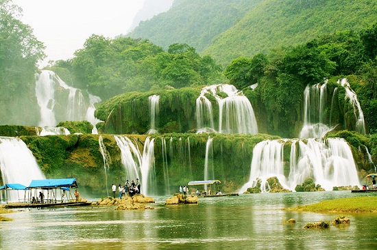 Ban Gioc waterfall is one of the greatest waterfalls in Vietnam