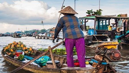 cai rang floating market in mekong delta vietnam 3