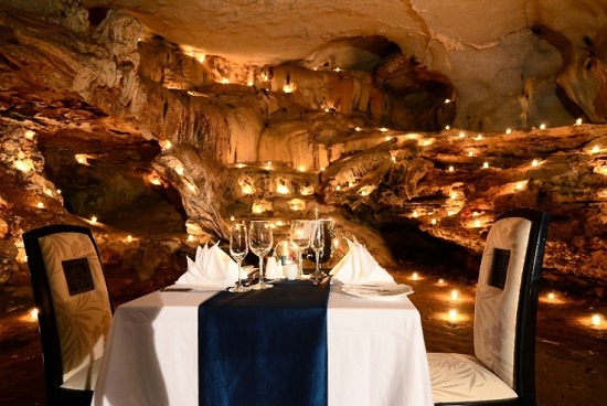 Halong bay cave dinner