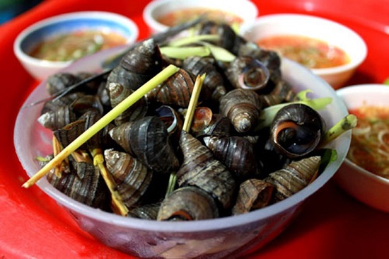 Snail is best street food in Vietnam