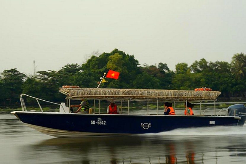 Cu Chi tunnels tour by speedboat