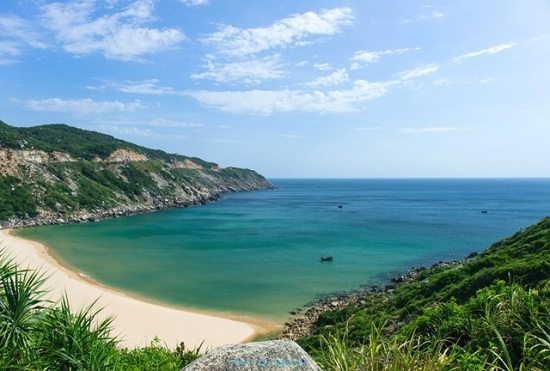 Mon beach is one of top places to visit in Phu Yen, Vietnam