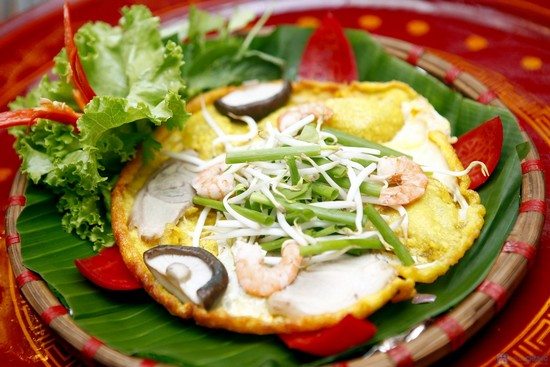 Banh Khoai is one of the must try dishes in Hue