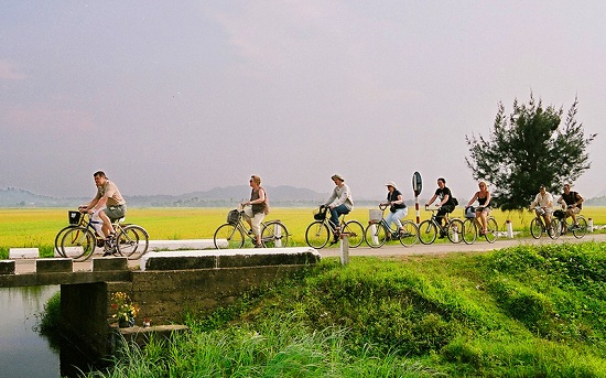 Cycling tour in Hue