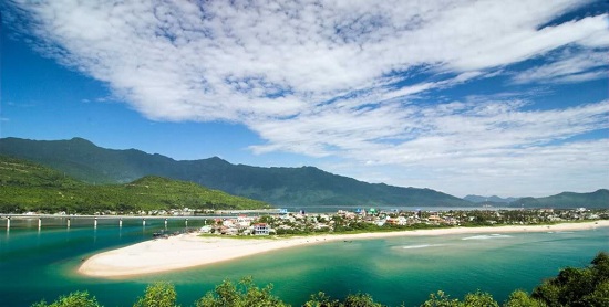 Lang Co bay in Vietnam