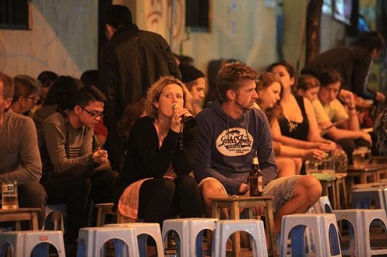 Ta Hien street in Hanoi at night