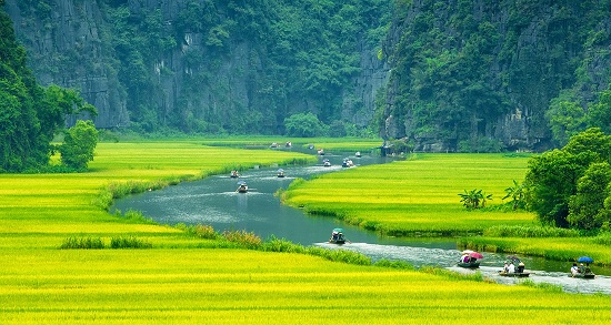 Boat trips at Tam Coc