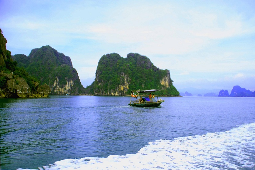 Bai Tu Long Bay