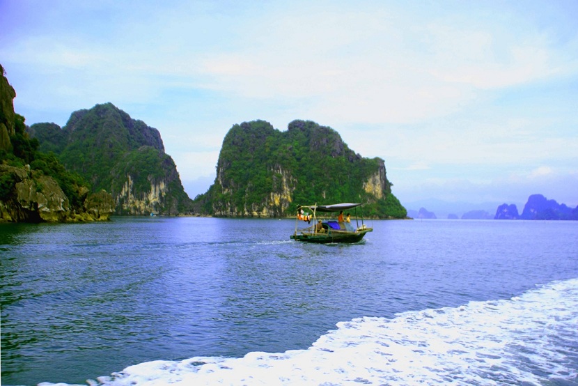 Bai Tu Long Bay 