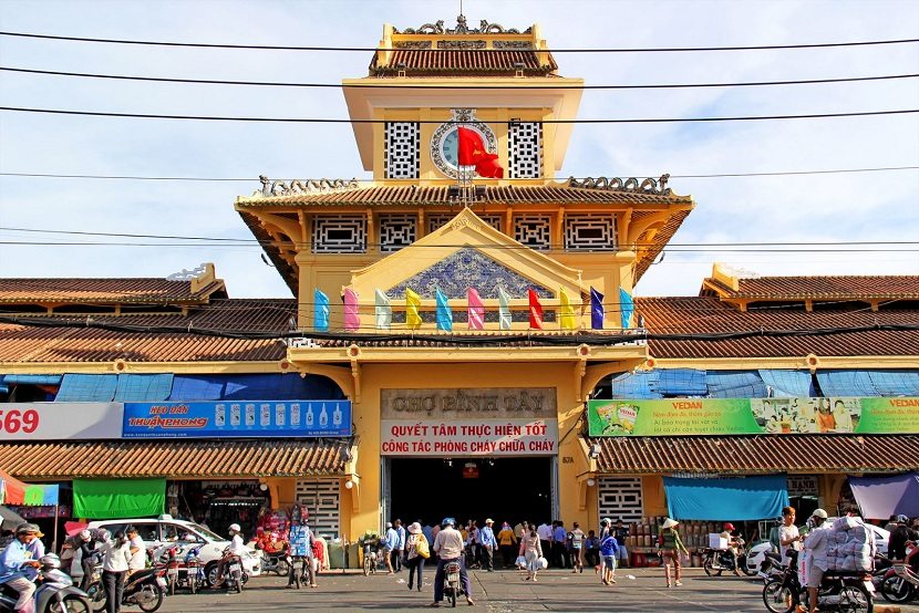 Binh Tay market