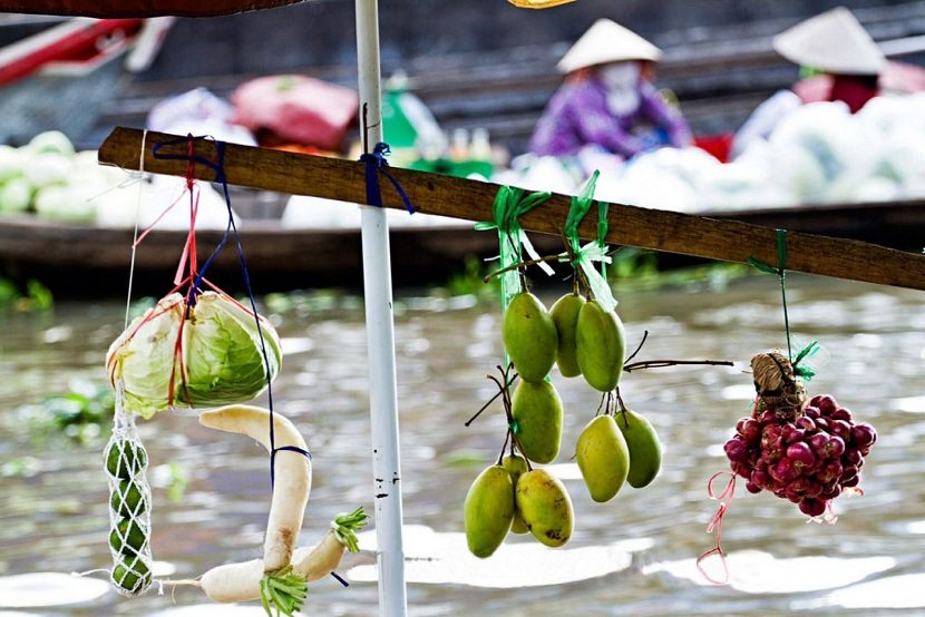 Cai Be floating market