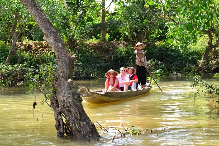 Mekong river Rowing boat 