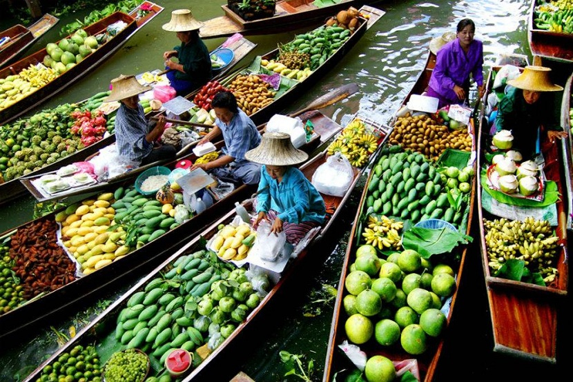 Damnoen Saduak Floating Market