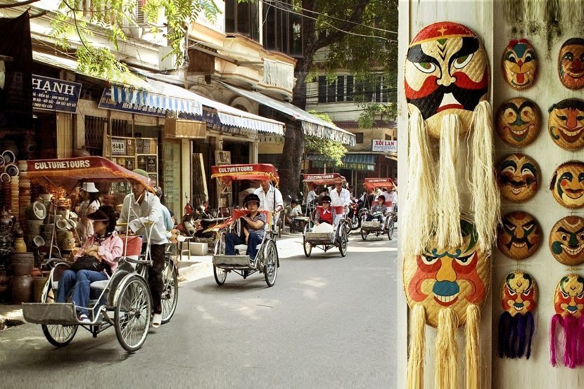 cyclo tour in Hanoi old quarter